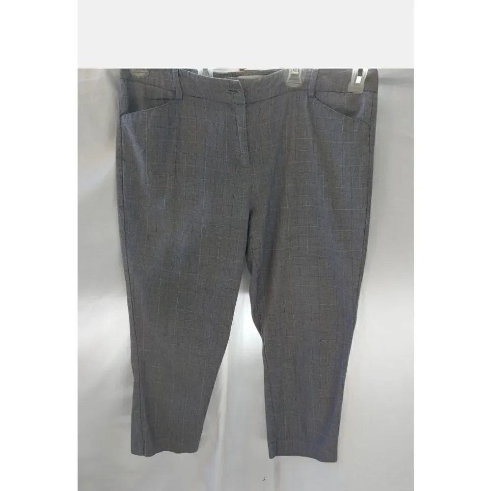 New York & Co Women's Size 10 Grey/White Plaid Capris.